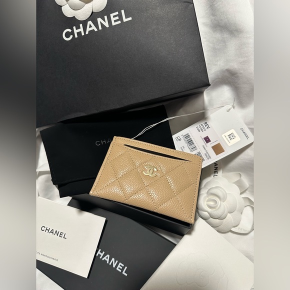 BNIB Chanel Beige Caviar Flat Card Holder with GHW - Picture 2 of 12
